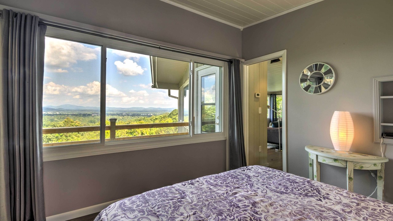 Photo of Bedroom in Laurel Park