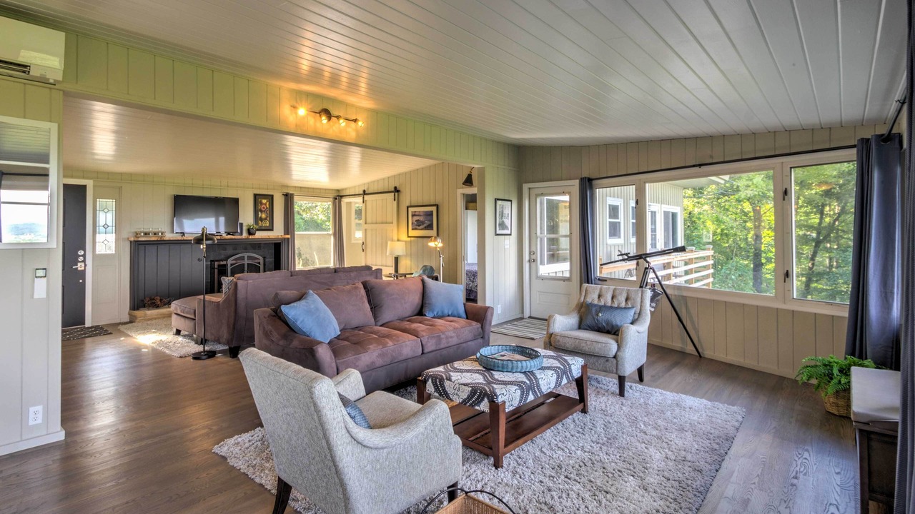 Photo of Livingroom in Laurel Park