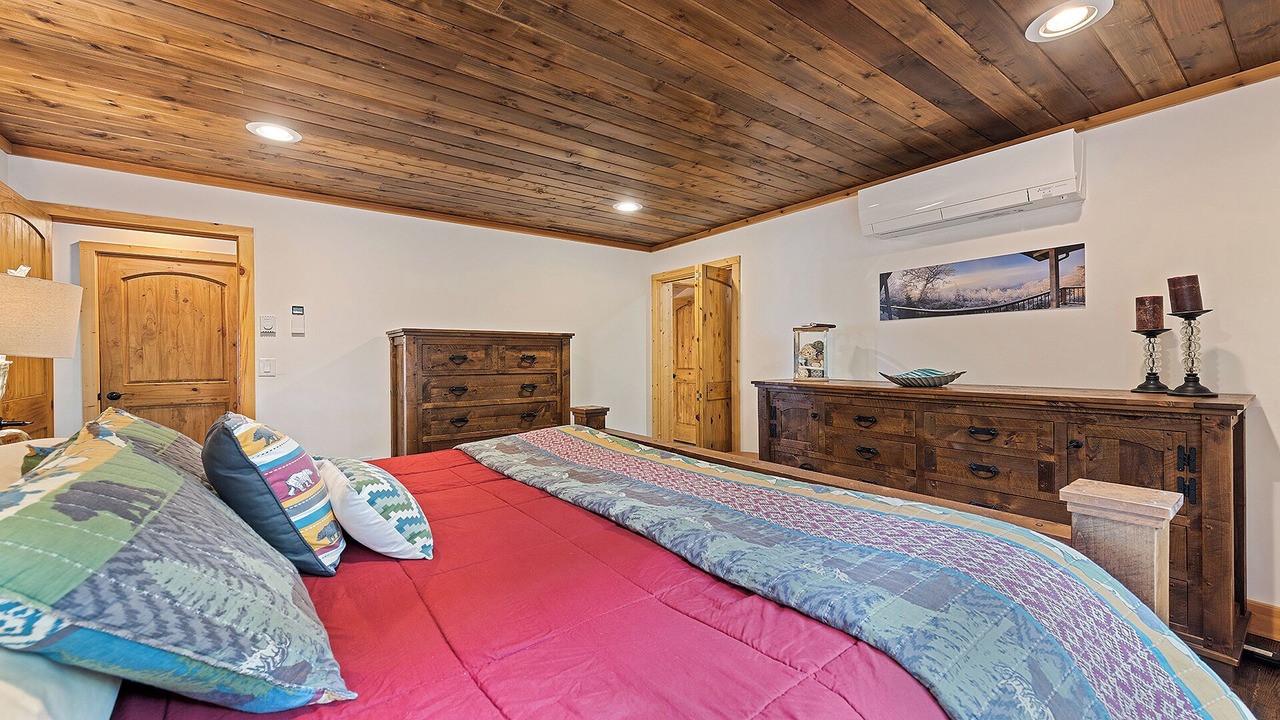 Photo of Bedroom in Maggie Valley