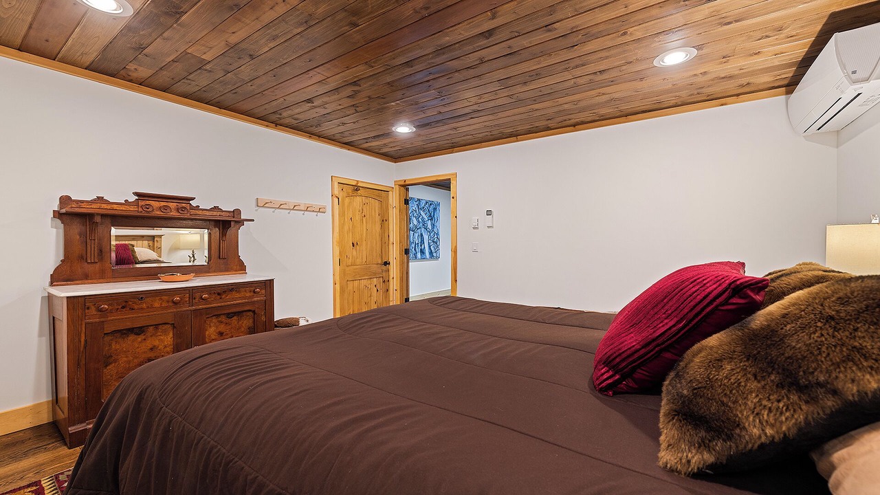 Photo of Bedroom in Maggie Valley