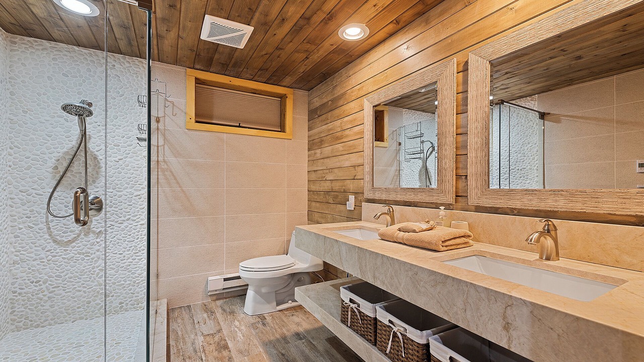 Photo of Bathroom in Maggie Valley