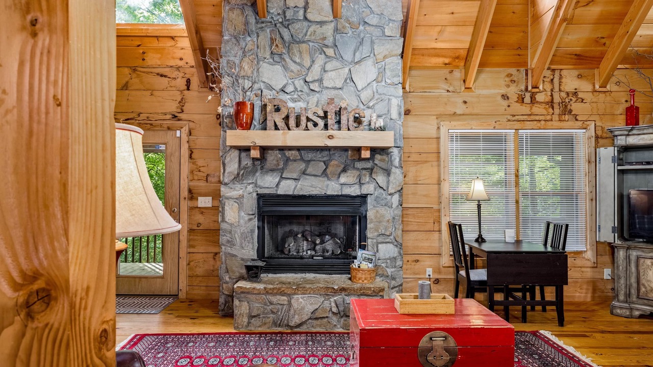 Photo of Livingroom in West Jefferson