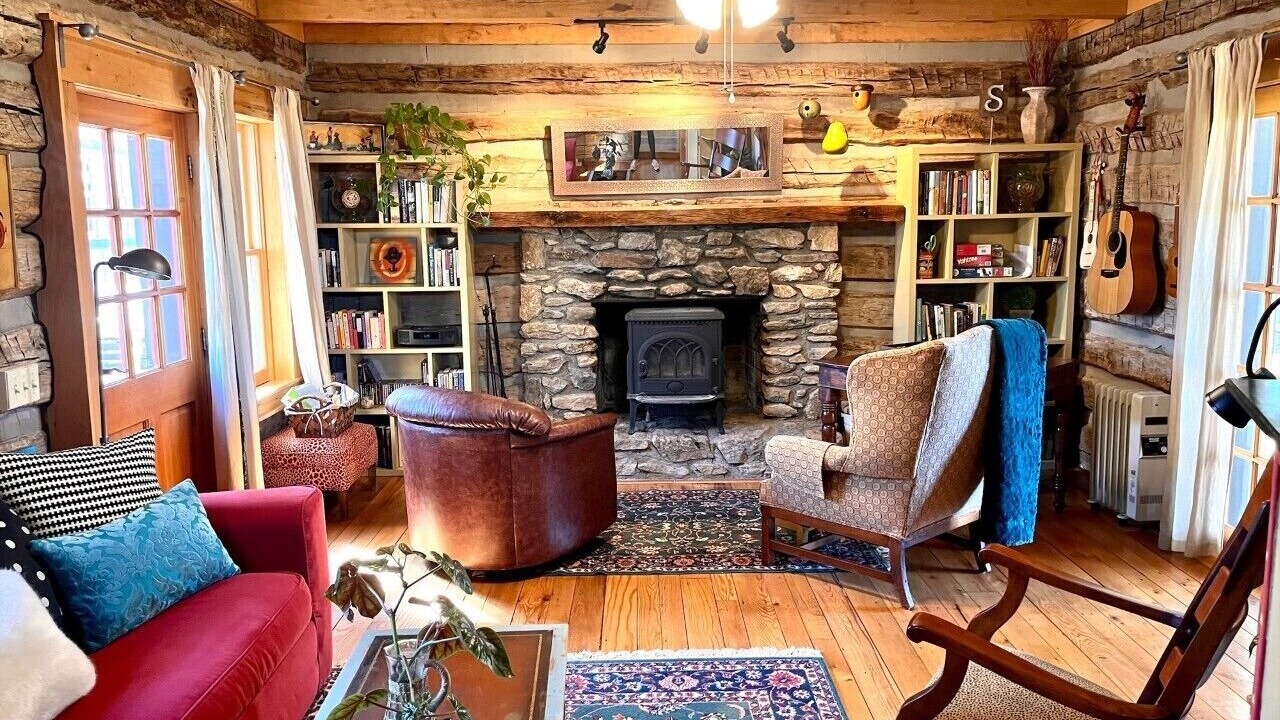 Photo of Livingroom in Weaverville