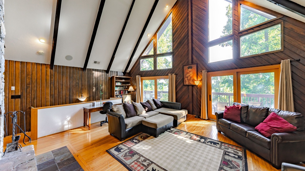 Photo of Livingroom in Woodfin