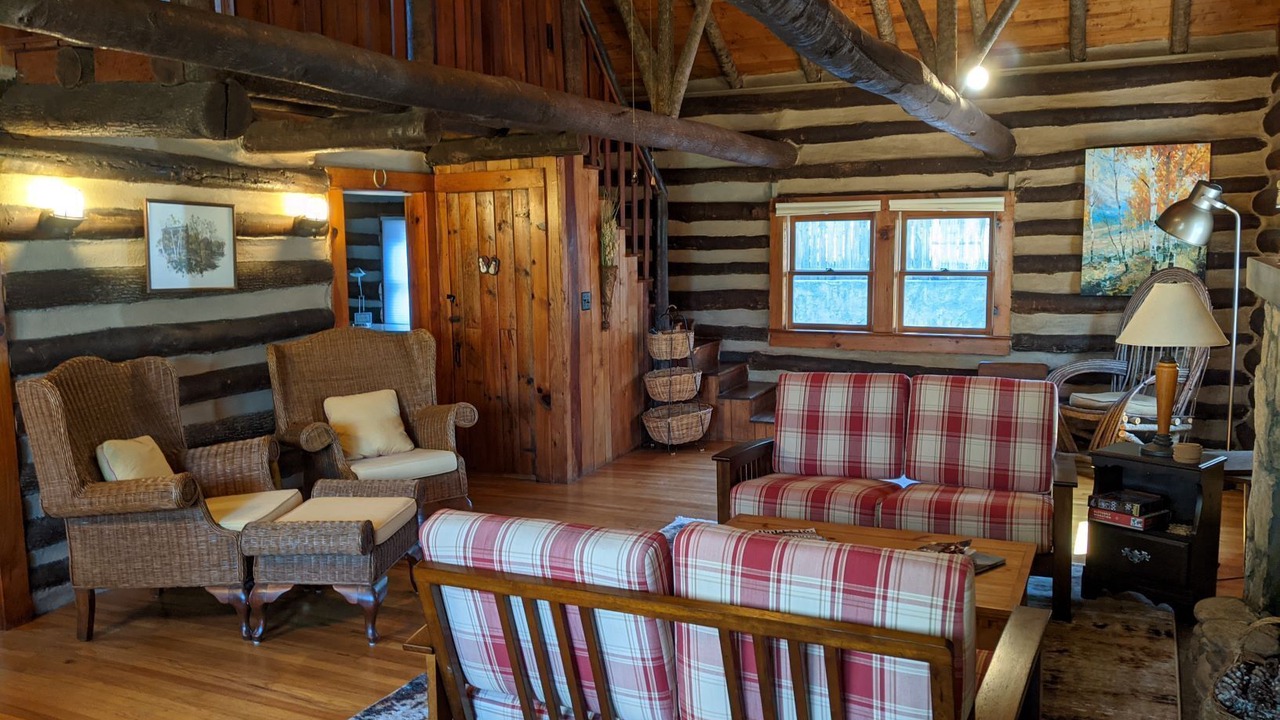 Photo of Livingroom in Hendersonville
