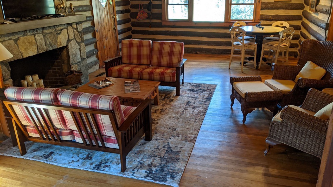 Photo of Livingroom in Hendersonville