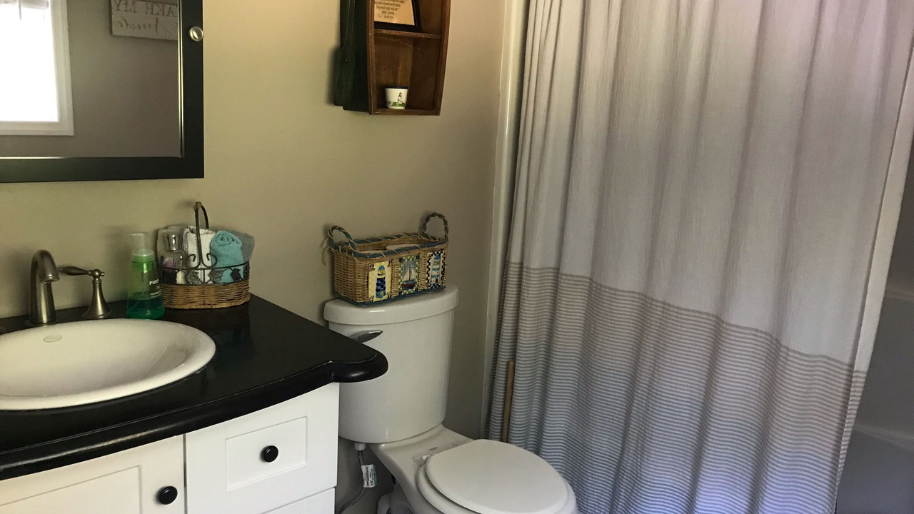 Photo of Bathroom in Northlakes