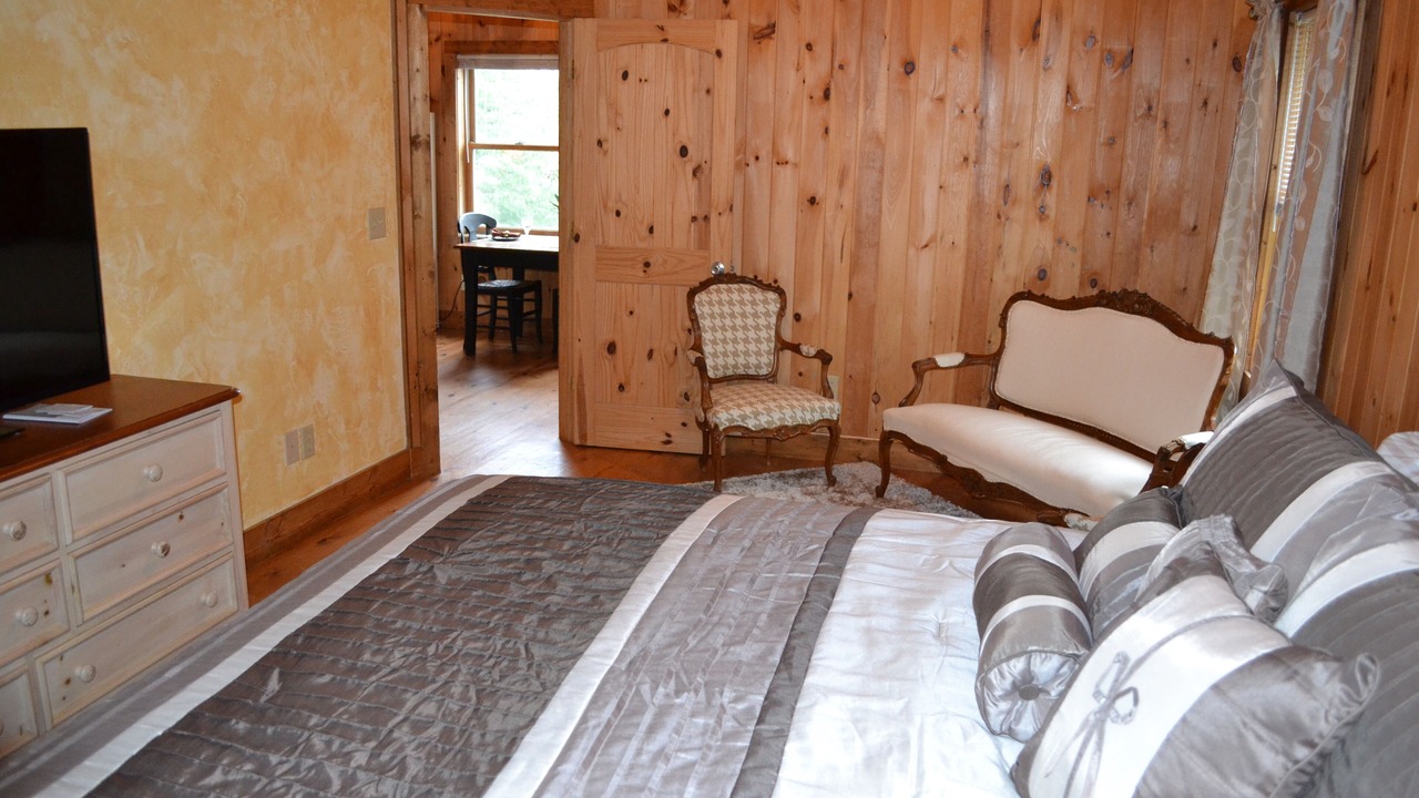 Photo of Bedroom in Blowing Rock