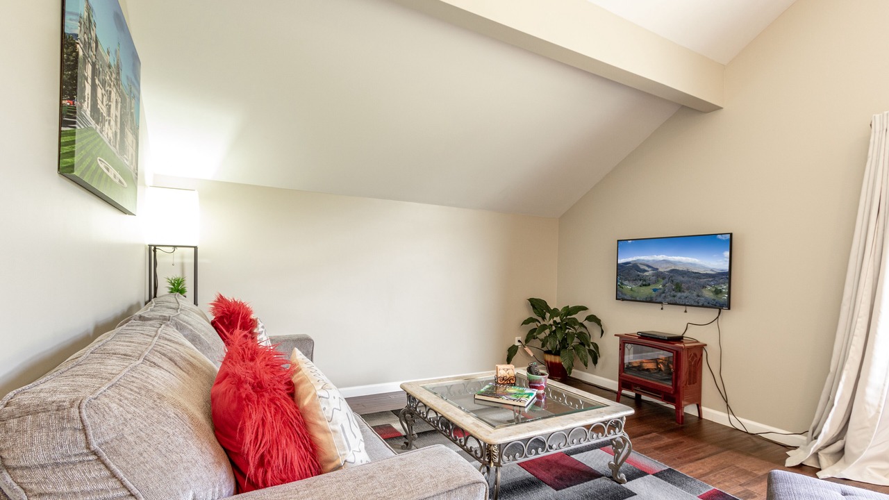 Photo of Livingroom in Skyland