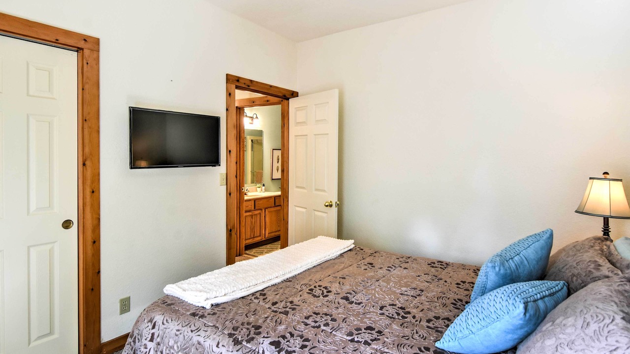 Photo of Bedroom in Mountain Air