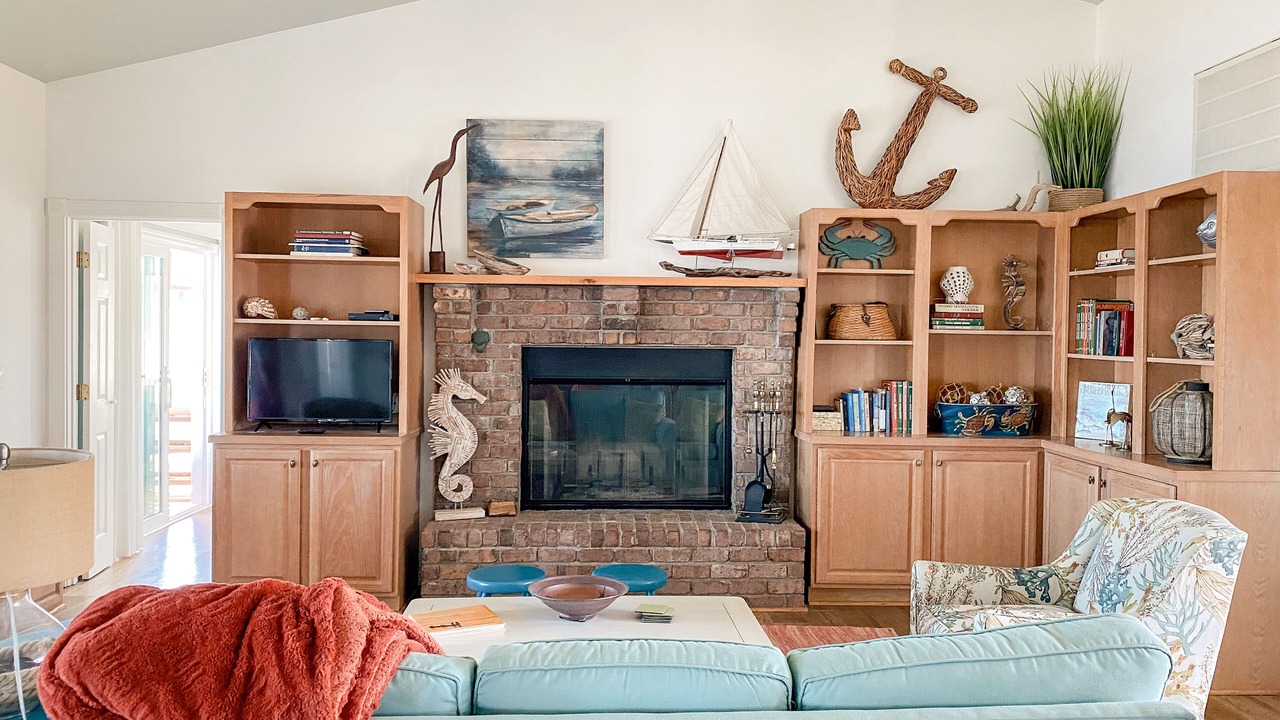 Photo of Livingroom in Davis