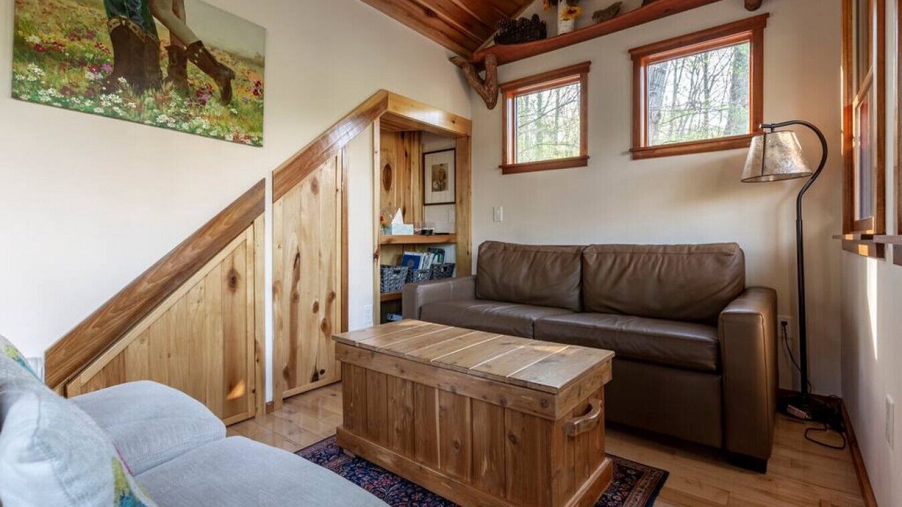 Photo of Livingroom in Weaverville