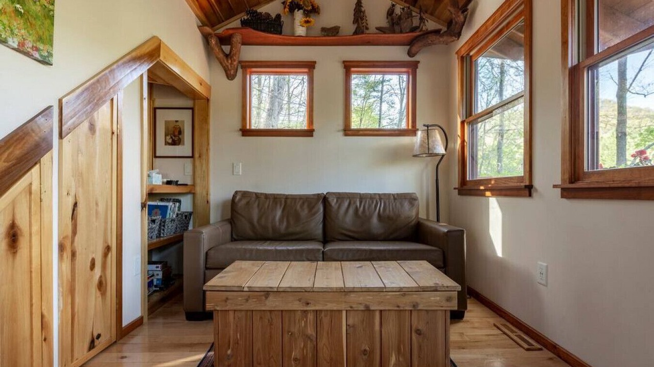 Photo of Livingroom in Weaverville