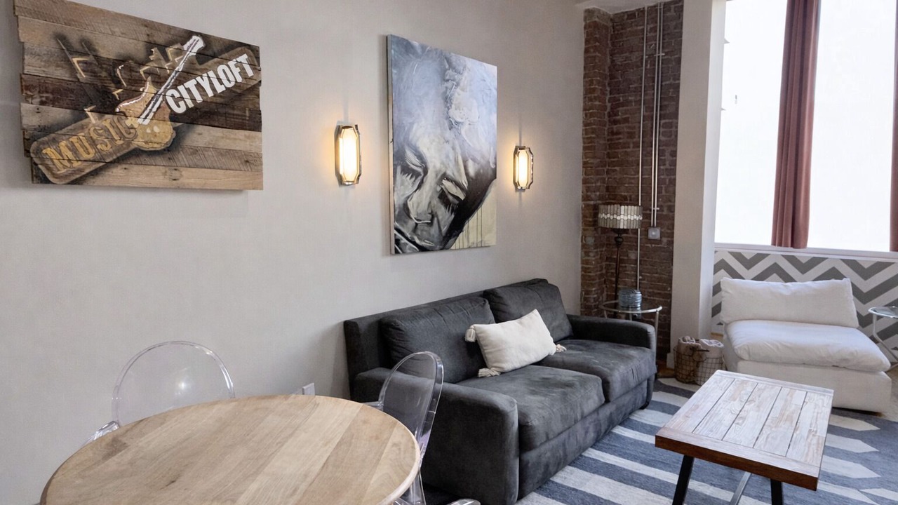 Photo of Livingroom in Downtown Nashville