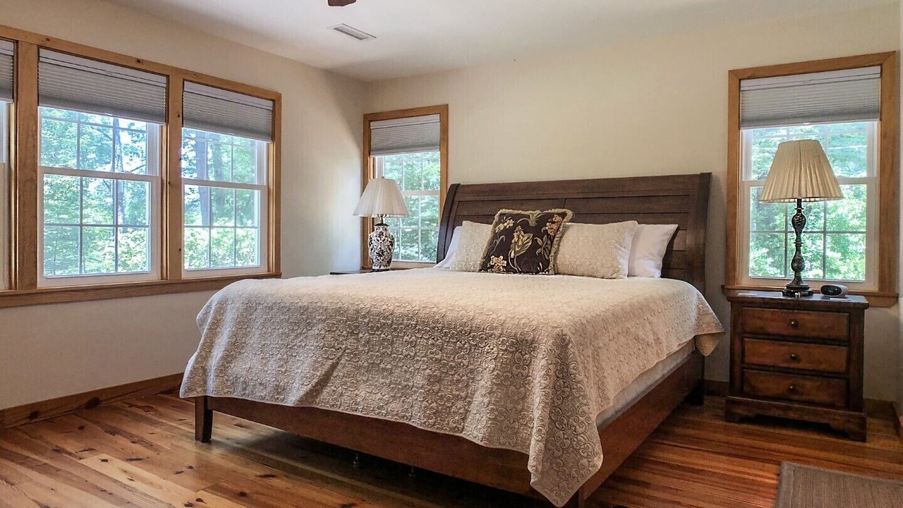 Photo of Bedroom in Lake Lure