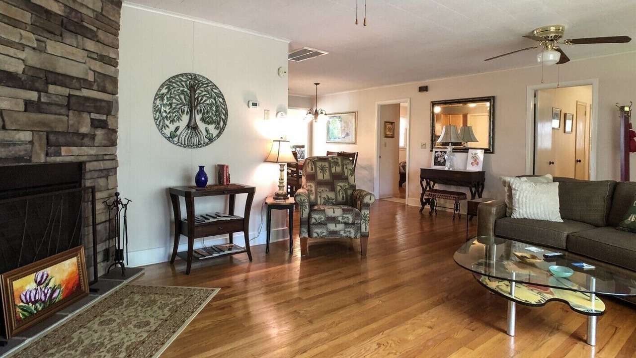 Photo of Livingroom in Lake Lure