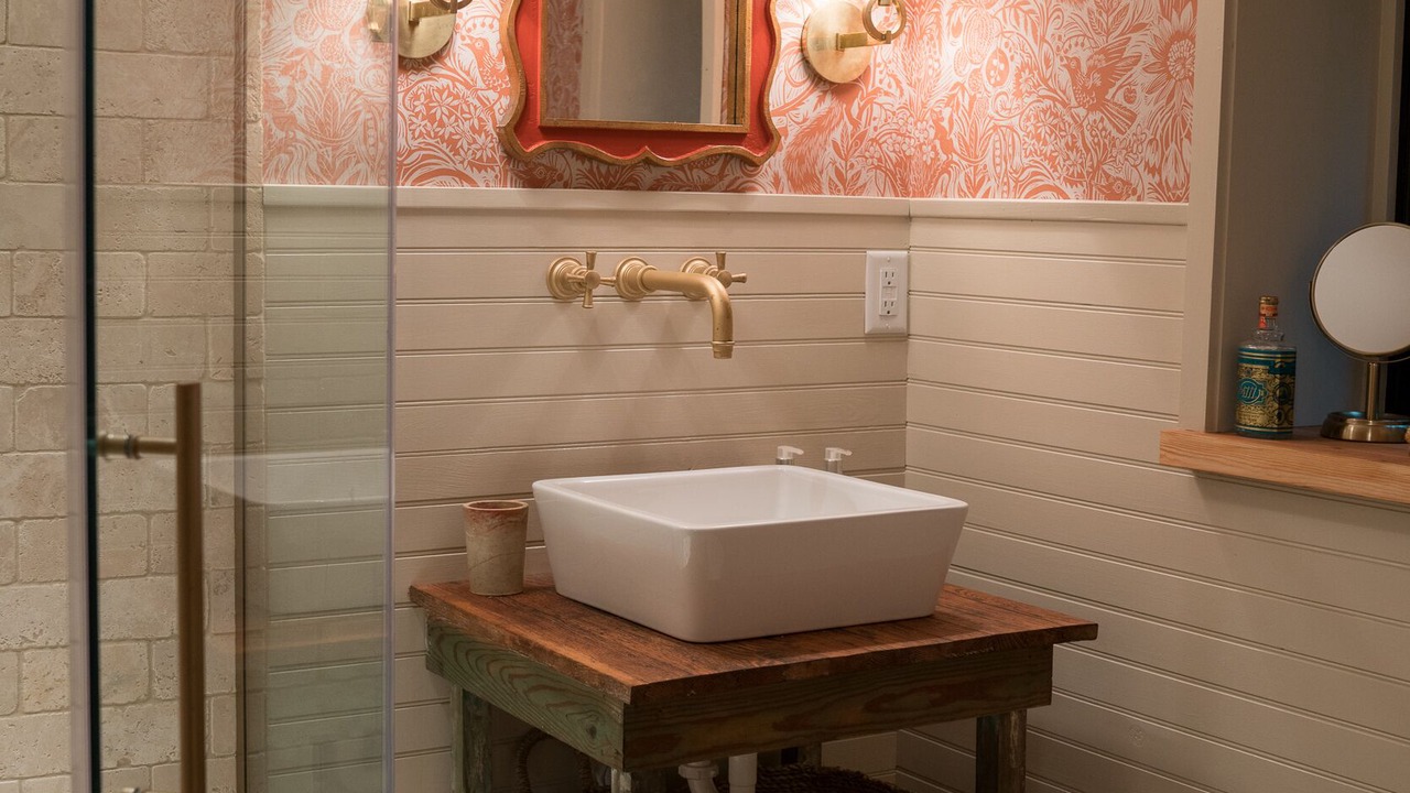 Photo of Bathroom in Lynn