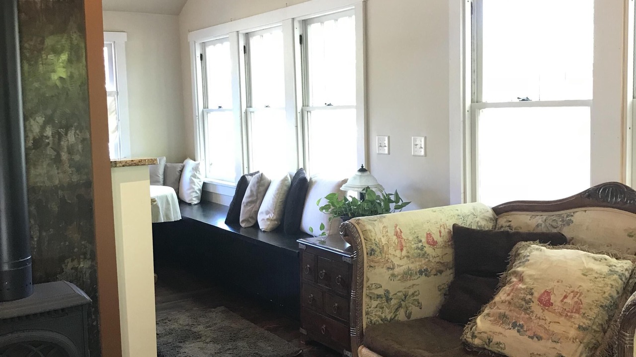 Photo of Livingroom in Historic Montford