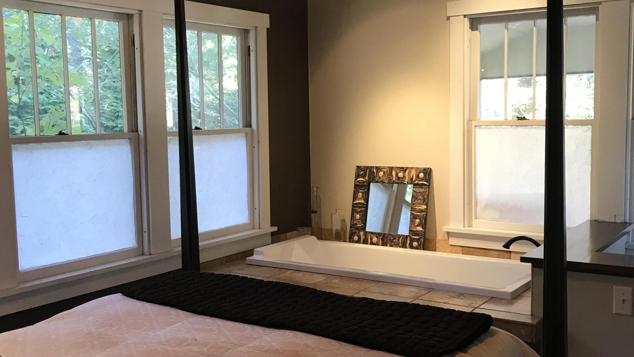 Photo of Bedroom in Historic Montford