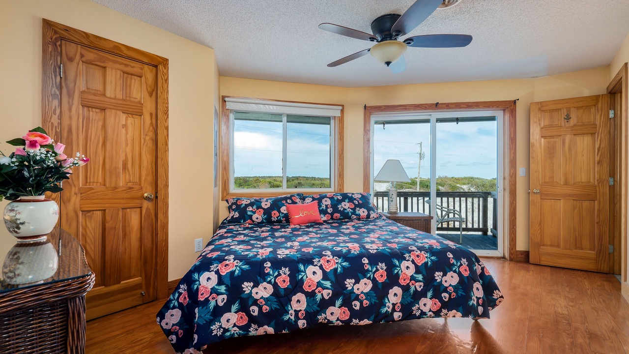 Photo of Bedroom in Cedar Island