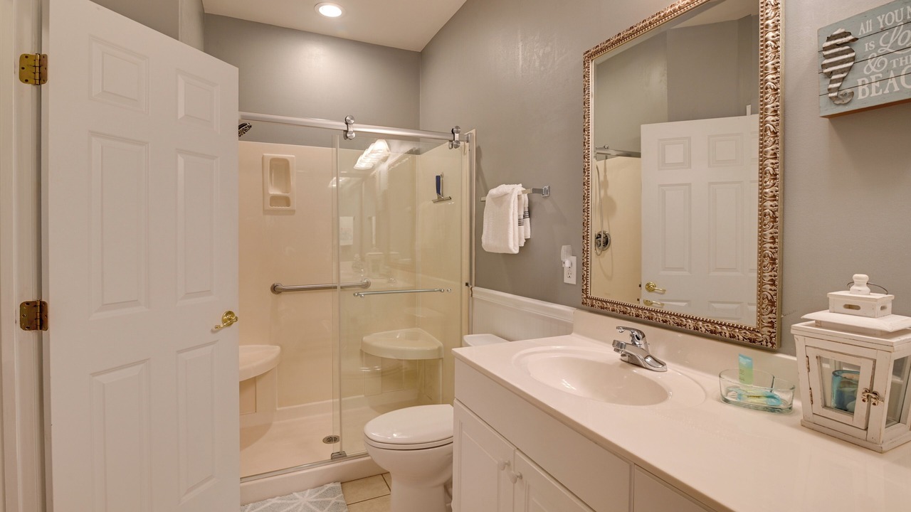 Photo of Bathroom in Garden City