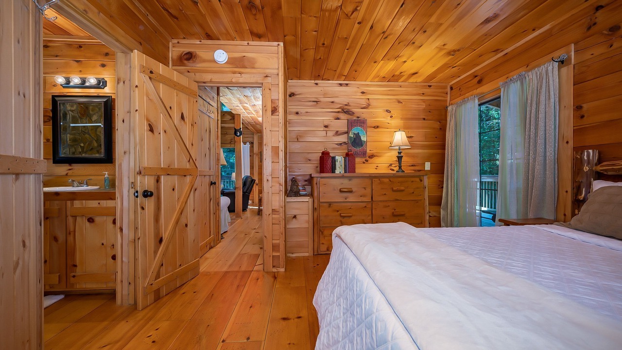 Photo of Bedroom in Lake Lure