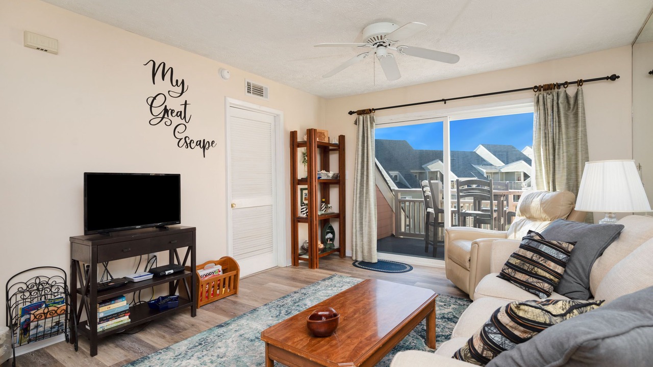 Photo of Livingroom in Caswell Beach