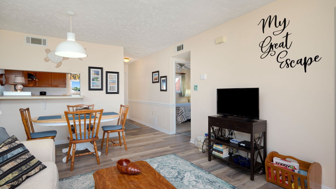 Photo of Livingroom in Caswell Beach