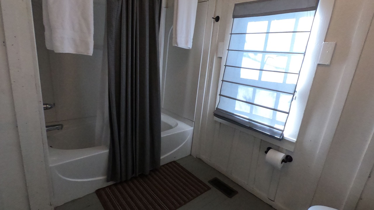 Photo of Bathroom in Rocky Bottom