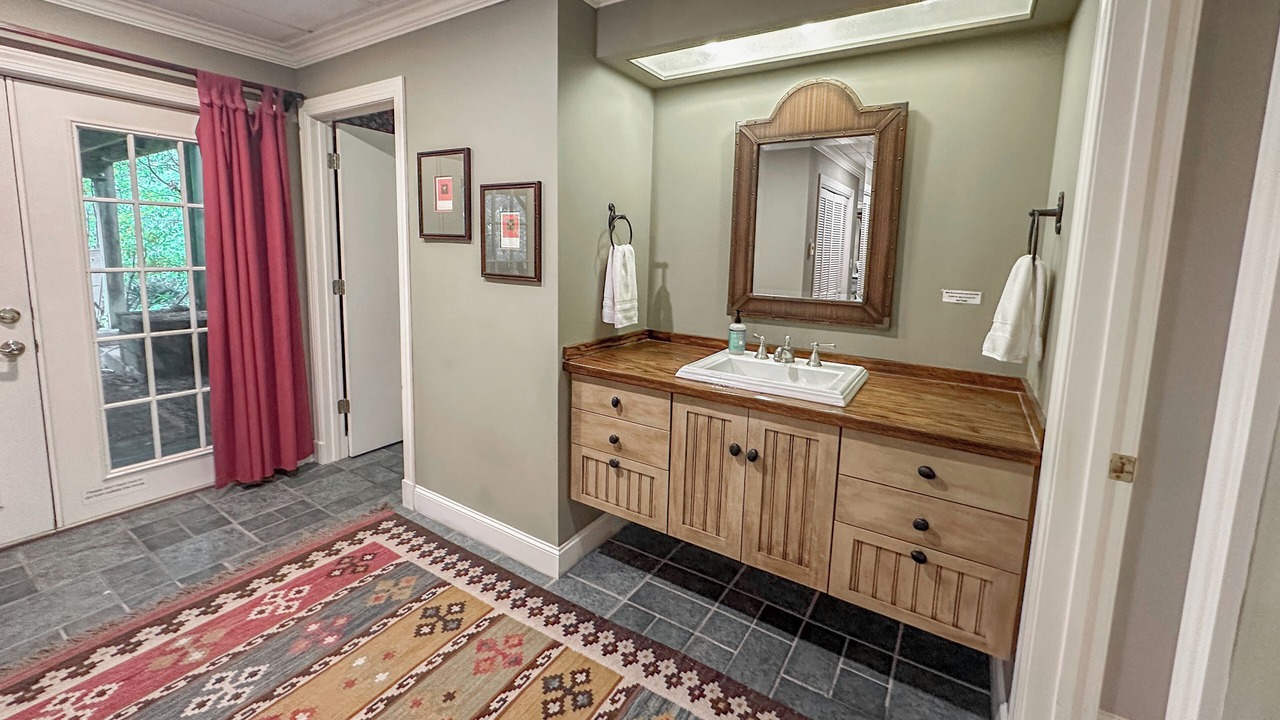 Photo of Bathroom in Highlands Hills