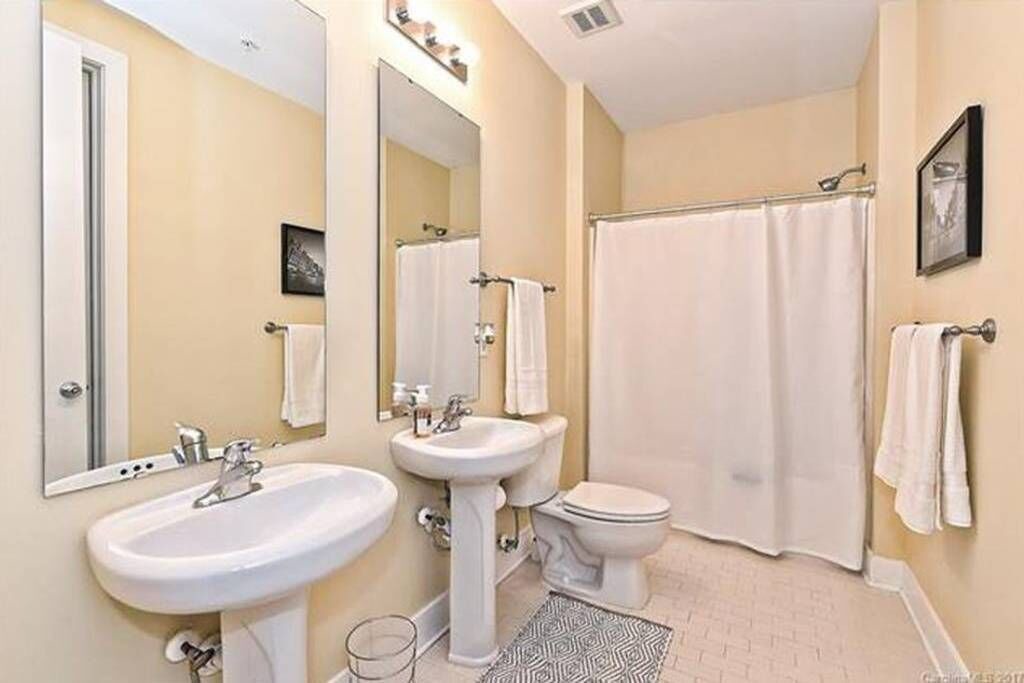 Photo of Bathroom in Third Ward