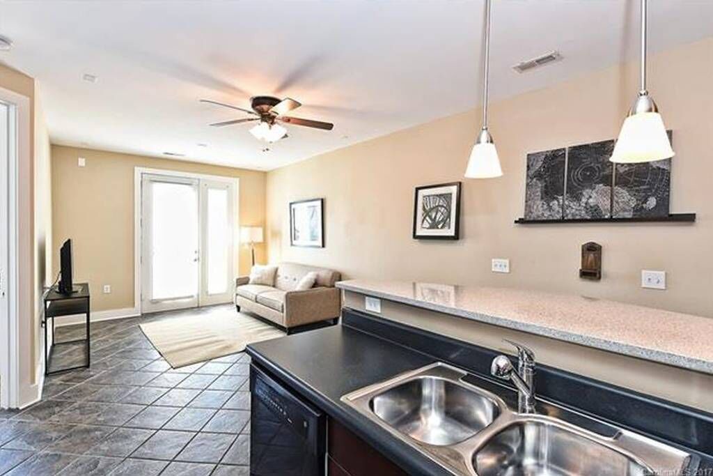 Photo of Livingroom in Third Ward