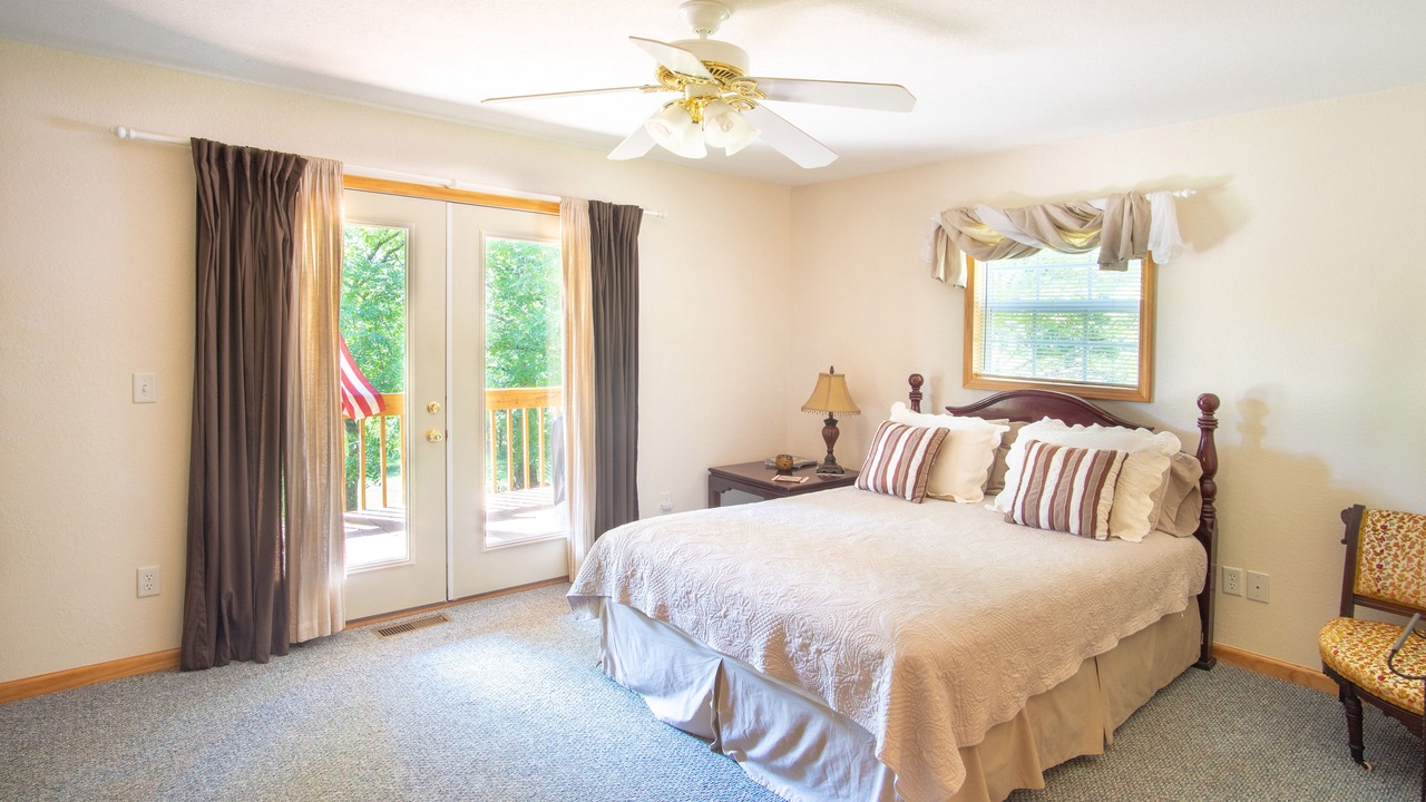 Photo of Bedroom in Hayesville