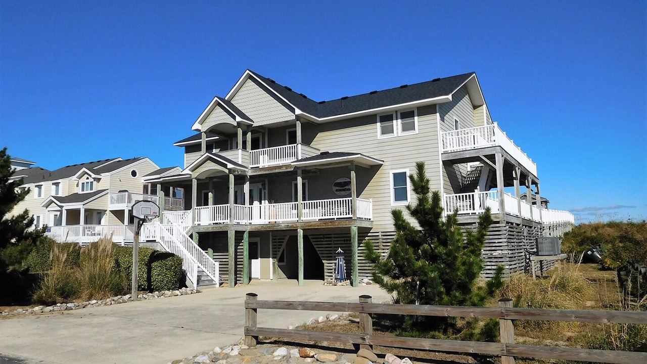 Photo of Others in Whalehead Beach