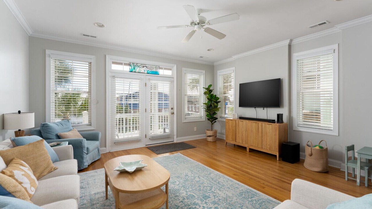 Photo of Livingroom in Wilmington Beach