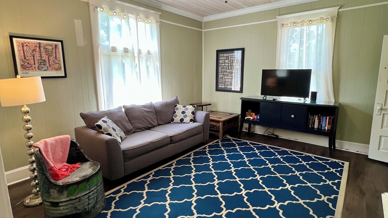 Photo of Livingroom in Historic Waverly