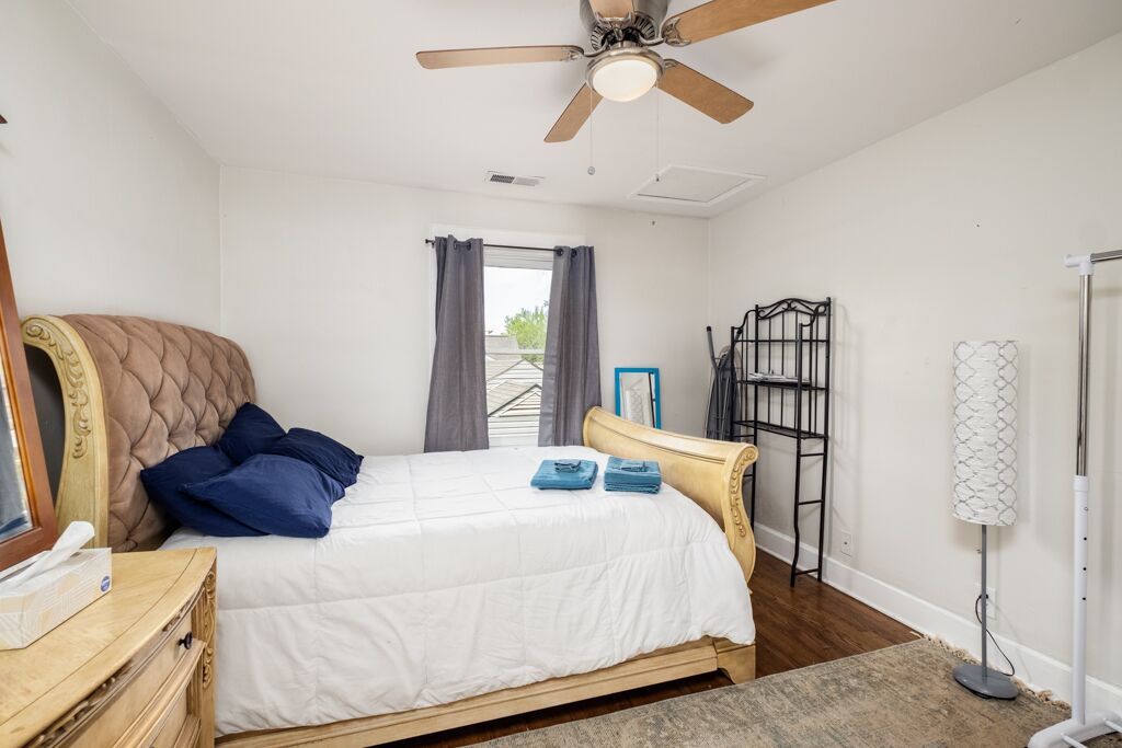 Photo of Bedroom in Commonwealth Park