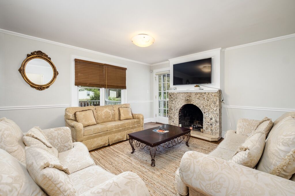 Photo of Livingroom in Commonwealth Park