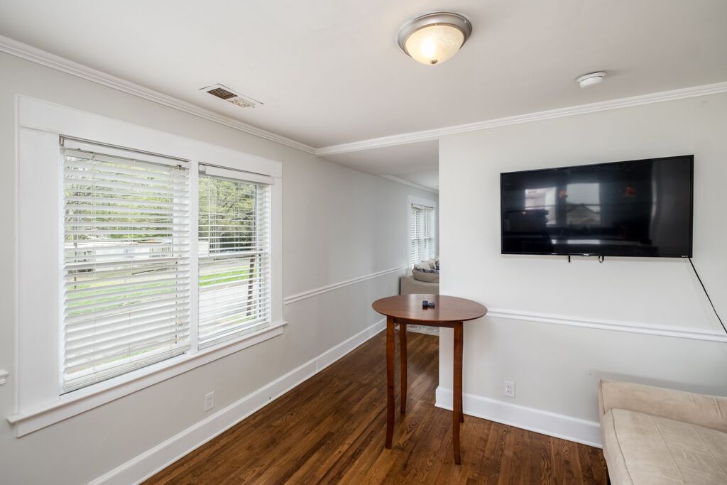 Photo of Livingroom in Commonwealth Park