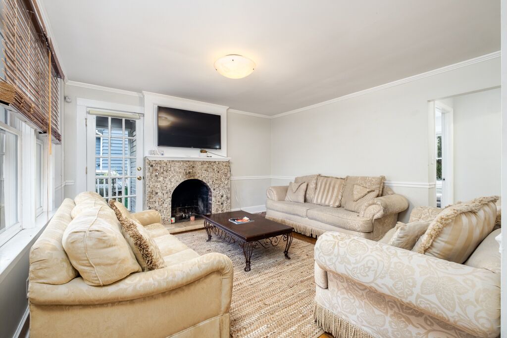 Photo of Livingroom in Commonwealth Park