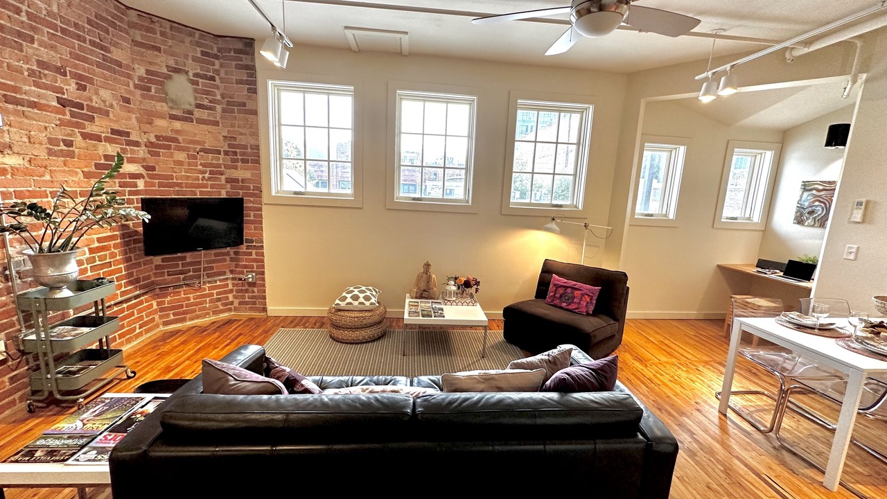 Photo of Livingroom in Downtown Asheville