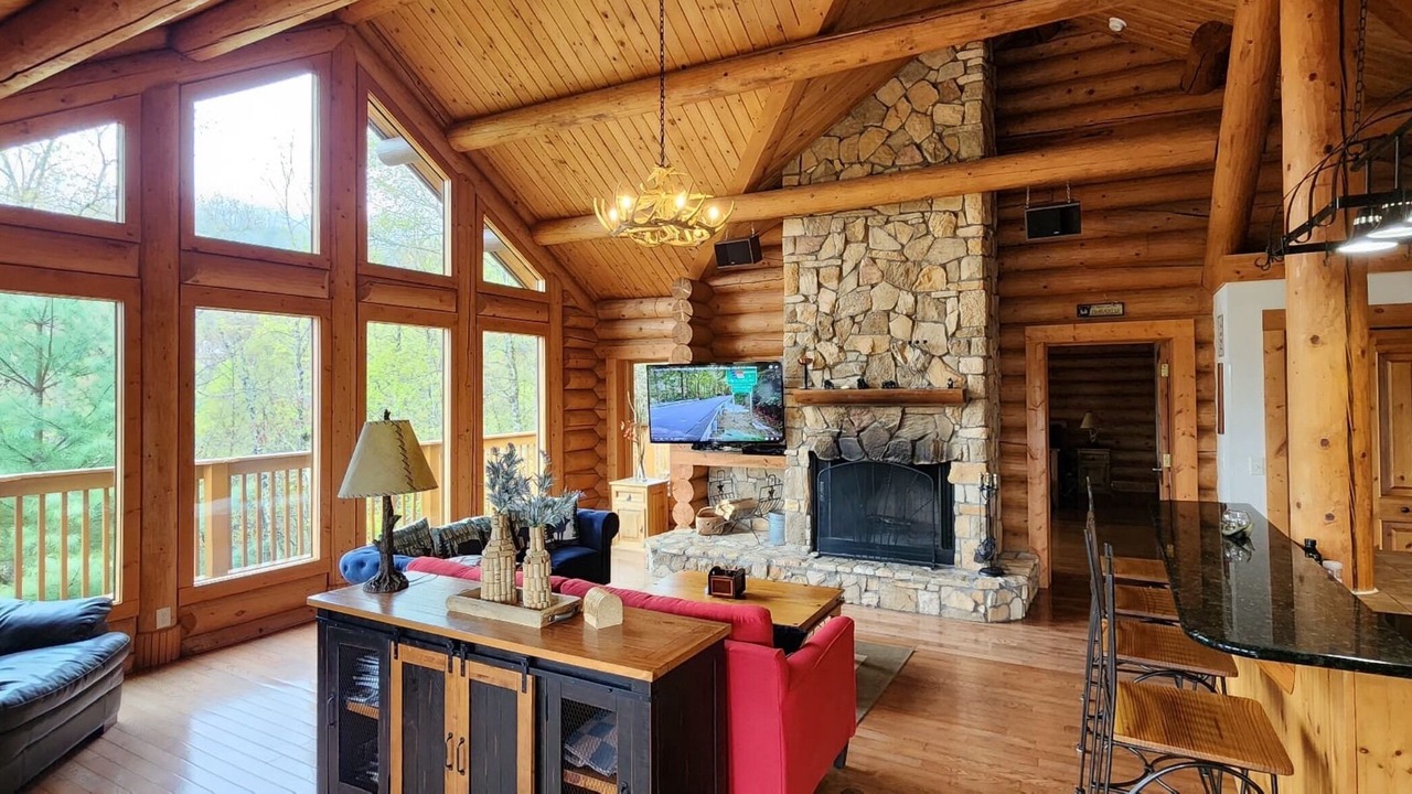 Photo of Livingroom in Maggie Valley