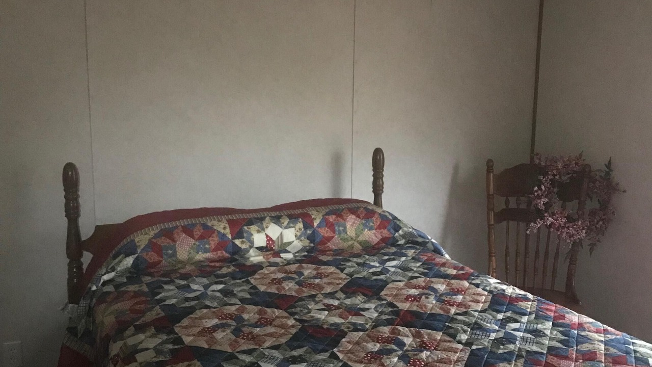 Photo of Bedroom in Hayesville