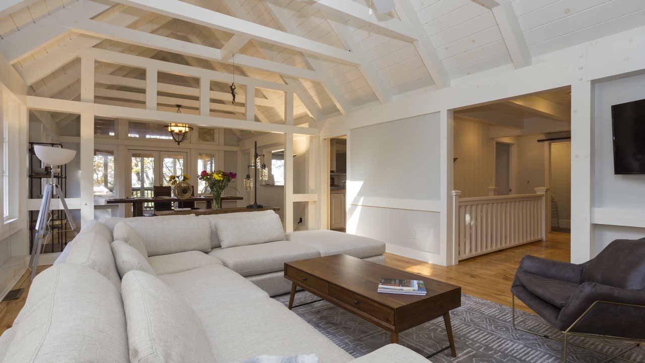 Photo of Livingroom in Flat Rock