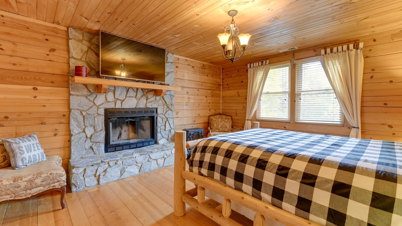 Photo of Bedroom in Waynesville