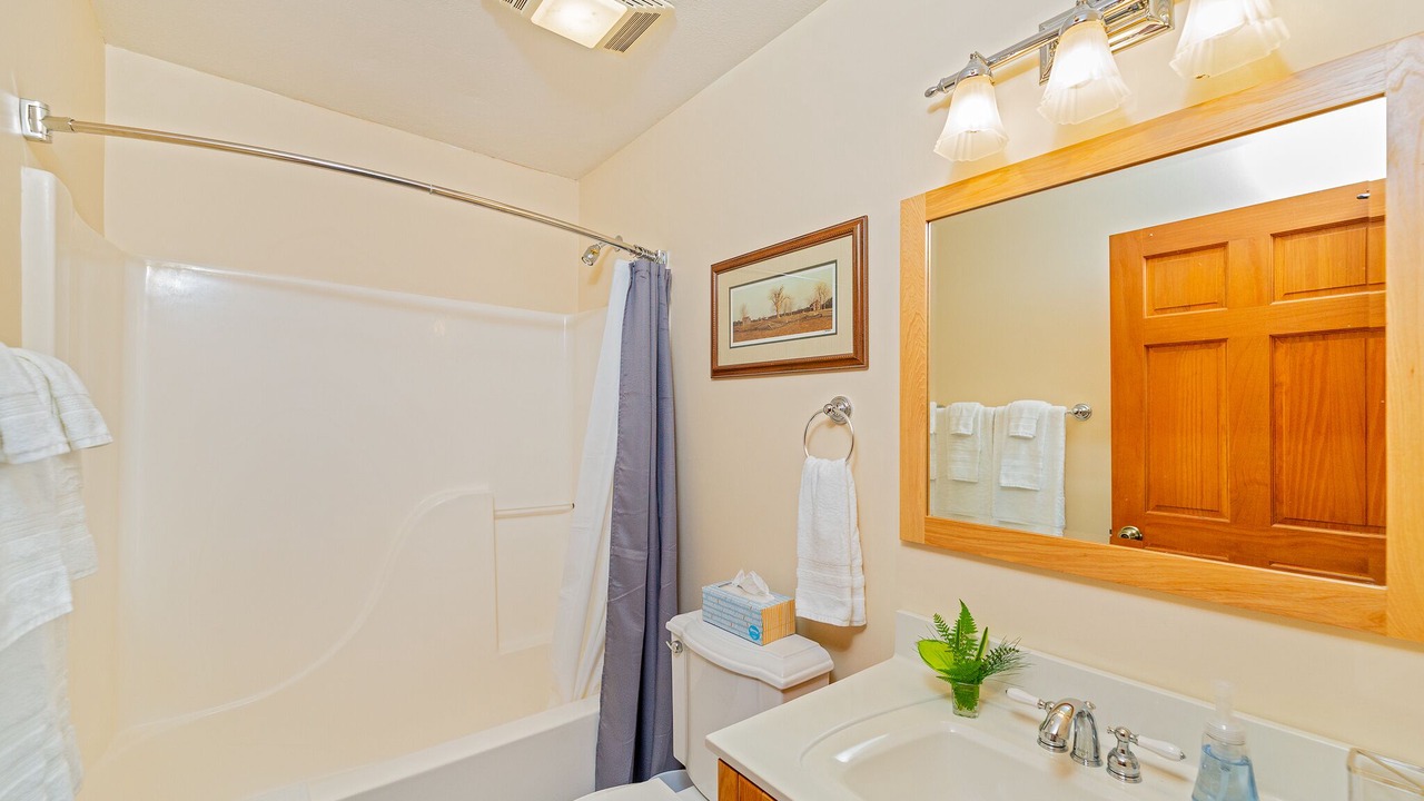 Photo of Bathroom in Old Fort