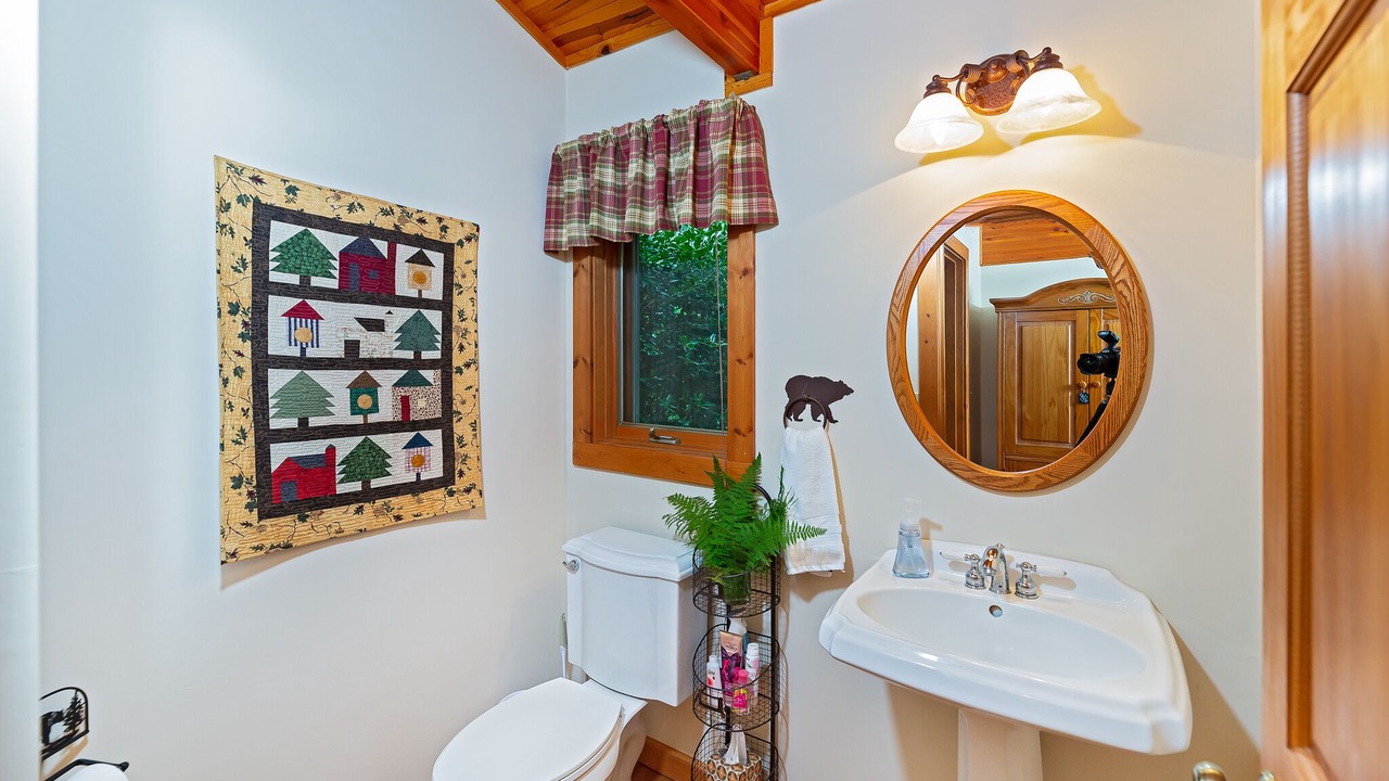 Photo of Bathroom in Old Fort