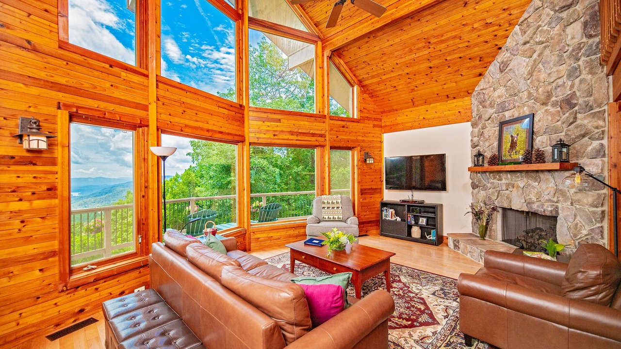Photo of Livingroom in Old Fort