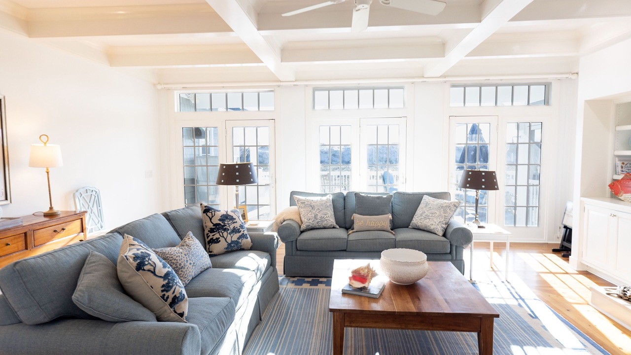 Photo of Livingroom in East Beach
