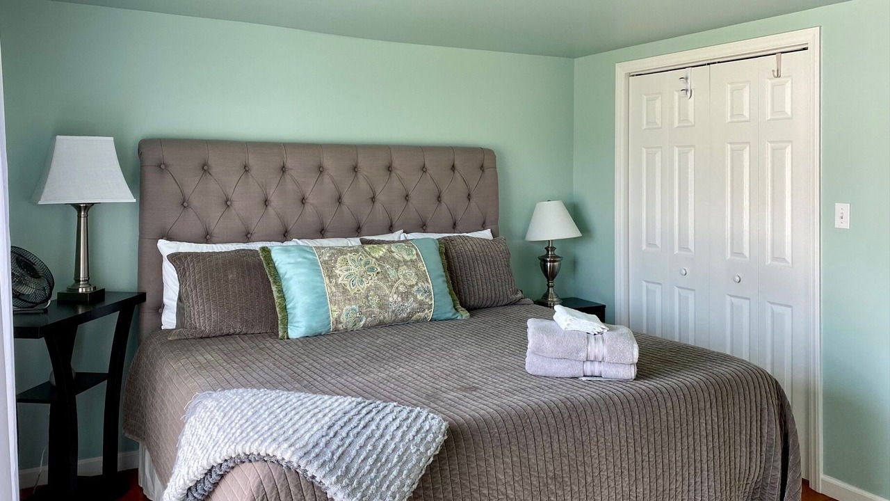 Photo of Bedroom in Woodlawn